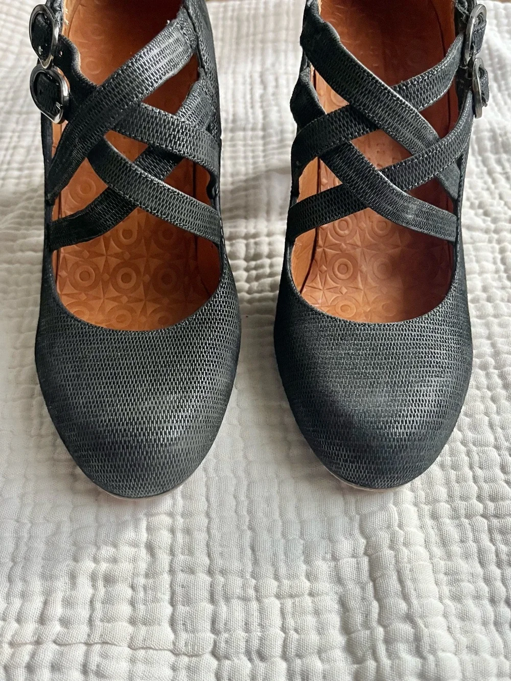 Chie Mihara Women’s Grey Criss Cross Buckle Leather Heels 37
